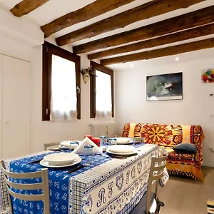 Apartment In The Heart Of Venice